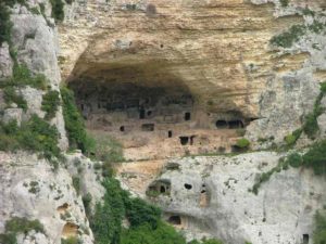 Avola Antica_grotta_dei_briganti